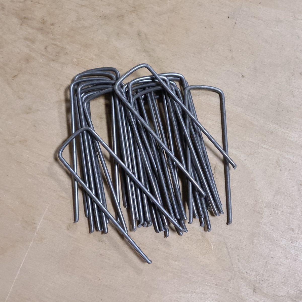 Loose Staples 4" (100)